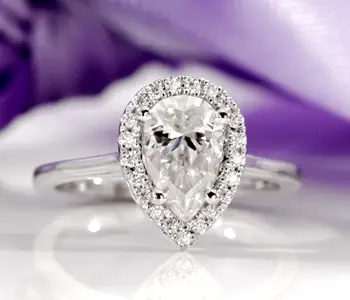 Timeless Elegance Halo Diamond Engagement Ring Quorri Canada 5 Cb2238e8 Fbb2 4d53 B82e 8b63936aec7d 400x